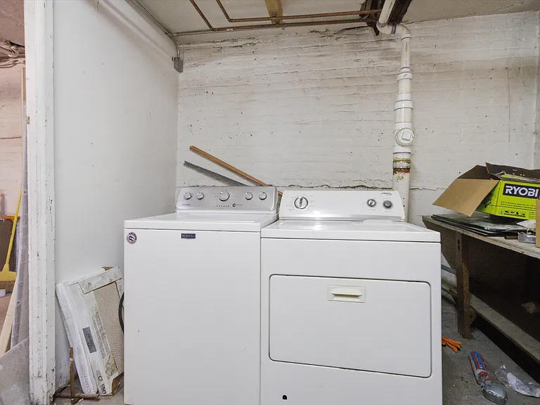 1915 W Lunt Ave #G — Photo 16
