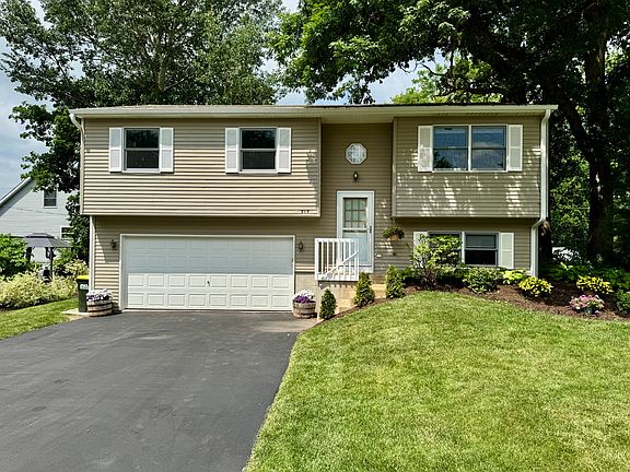 2nd image of 315 Maplewood Dr