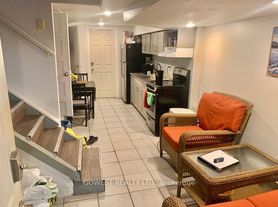 487 Indian Grv, Toronto, ON