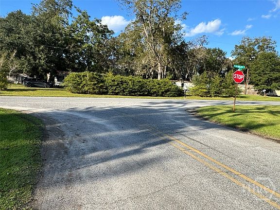 5th image of 251 Oak Drive