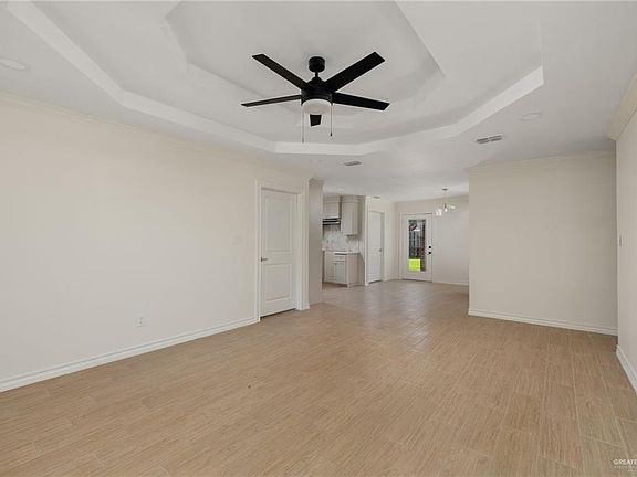 3rd image of 503 W Emerald Dr