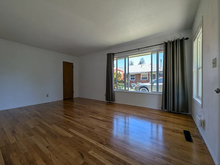 1607 K Ave #1607 — Photo 2