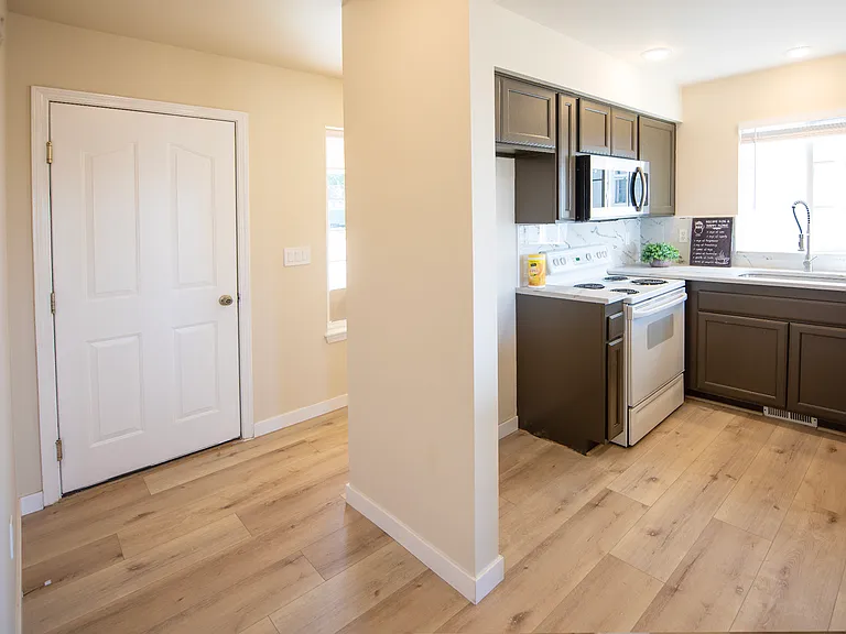 2866 E Eastgate Dr — Photo 17