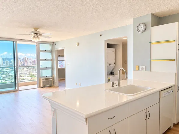 1450 Young St APT 2001, Honolulu, HI 96814