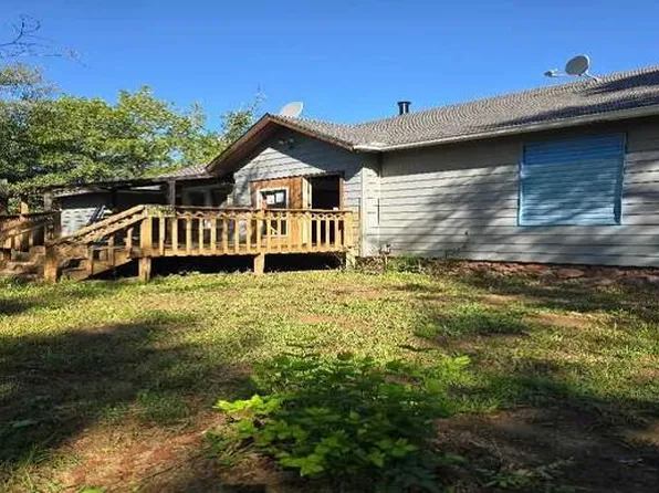 26669 New Lawrence Dr, Leavenworth, KS 66048