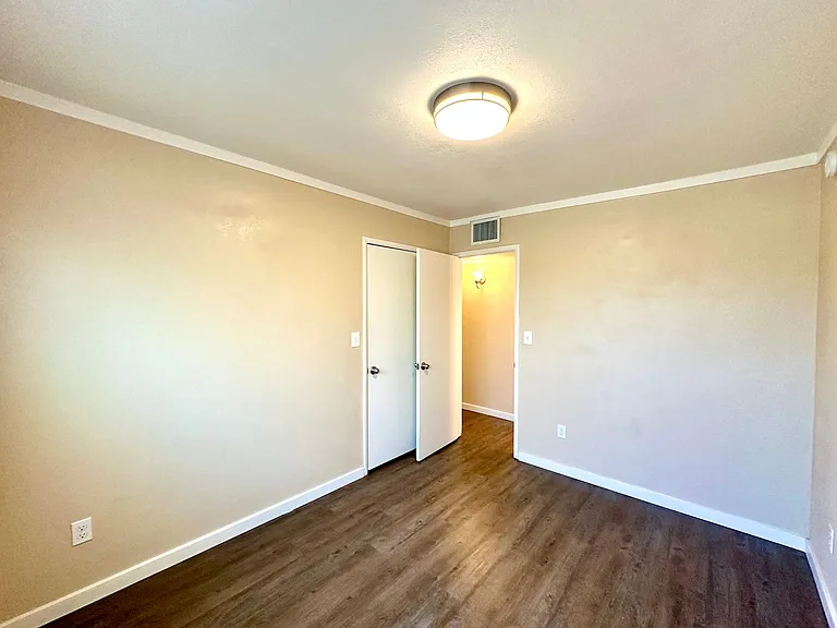 Bel Air Apartments — Photo 8