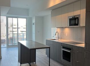 220 Missinnihe Way #402, Mississauga, ON L5H 0A9
