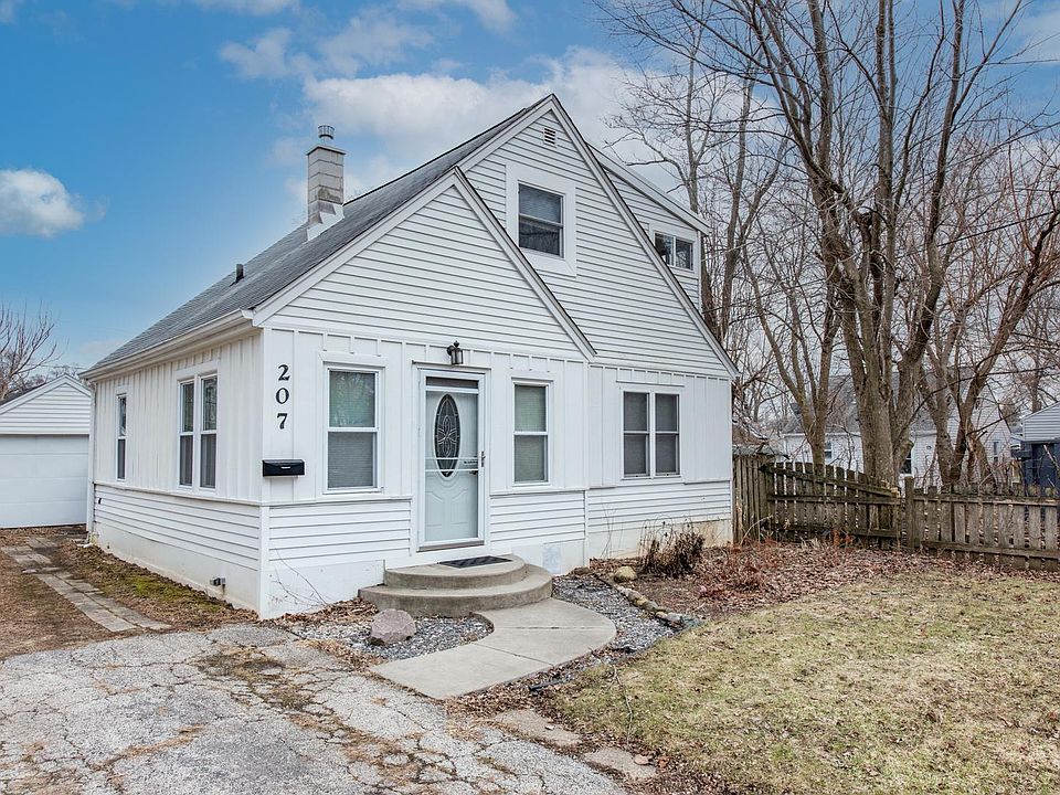 1st image of 207 Fairlawn Dr