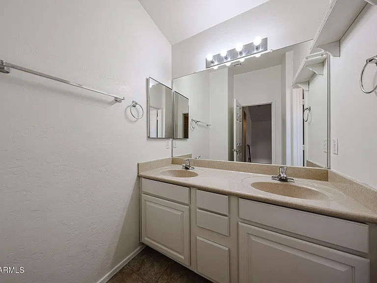 453 N 105th Pl — Photo 35