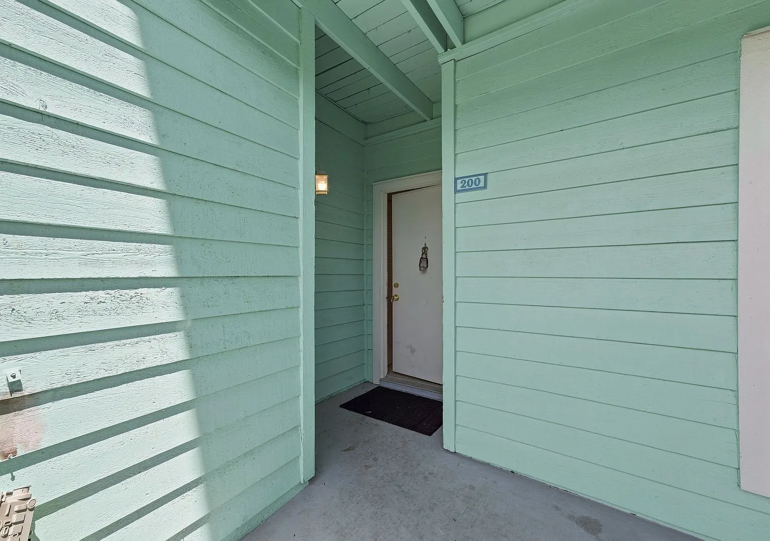 2bd/2ba Ground Floor Unit in the Harbor Club Condominiums in Palm Harbor! — Photo 2