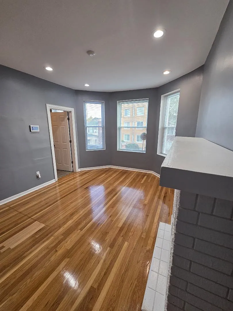 4940 W Van Buren St - 1 — Photo 2