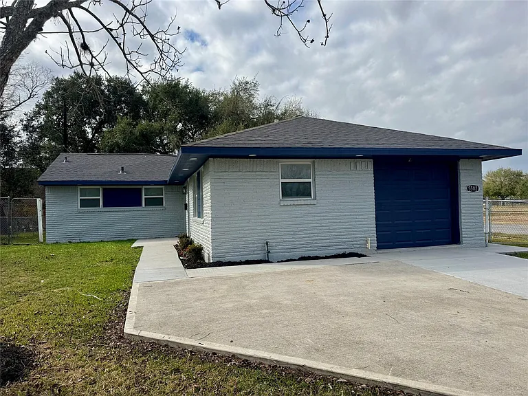 5502 Elm Tree Dr — Photo 1