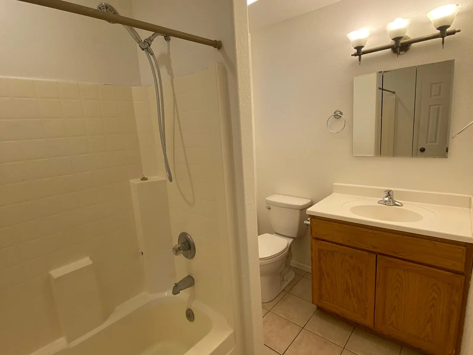 1 bed, 697 sqft, $1,450 — Photo 4
