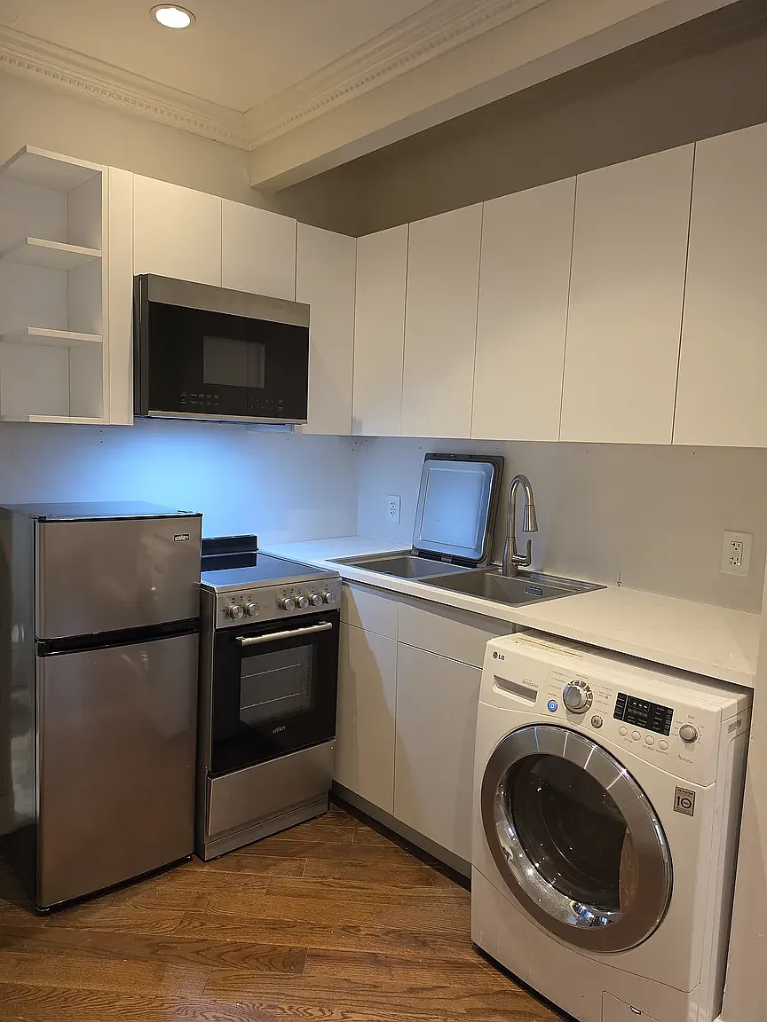 308 West 21st Street — Photo 1