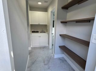 (Undisclosed Address), Hollywood, FL 33023