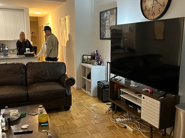 19 Rector Street image 1 of 7