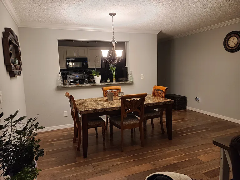 1952 Toucan Way #1403 — Photo 6