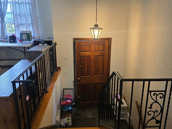 2nd image of 1083 Bunn Hill Rd