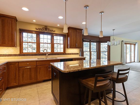 4th image of 202 Banbury Ln