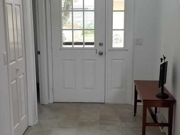 4th image of 11 Island Ln