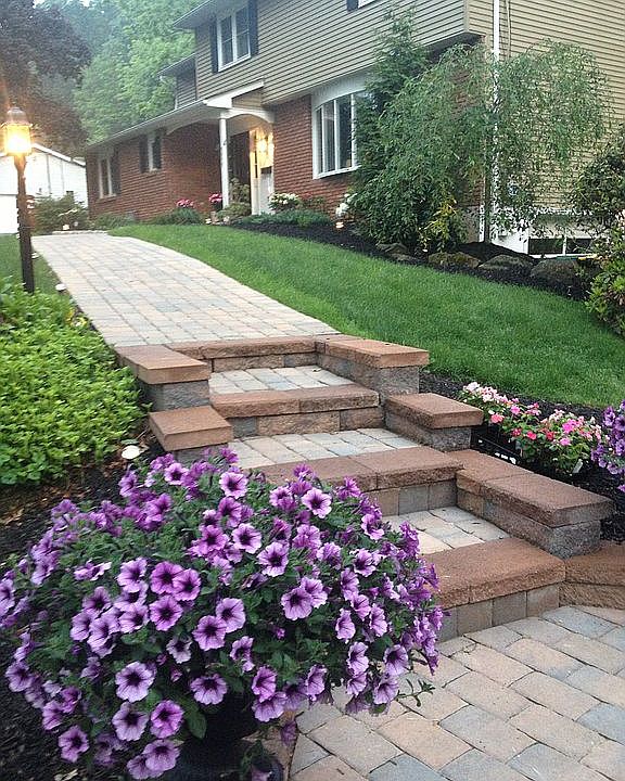 2nd image of 3555 Southwood Dr