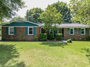 703 Springmont Dr, Hopkinsville, KY 42240
