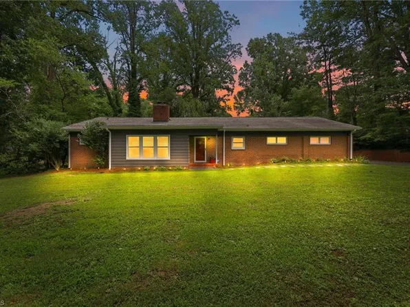 138 Circle Dr, Thomasville, NC 27360