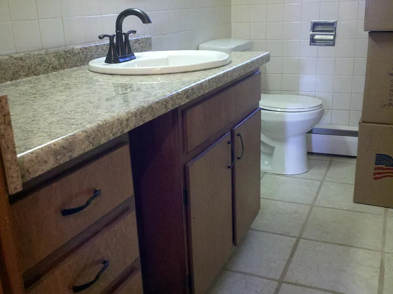 708 Colony Grv — Photo 10