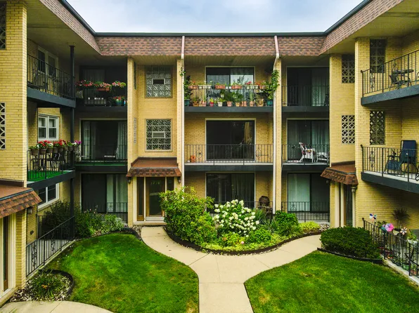 5024 N Austin Ave APT 2E, Chicago, IL 60630