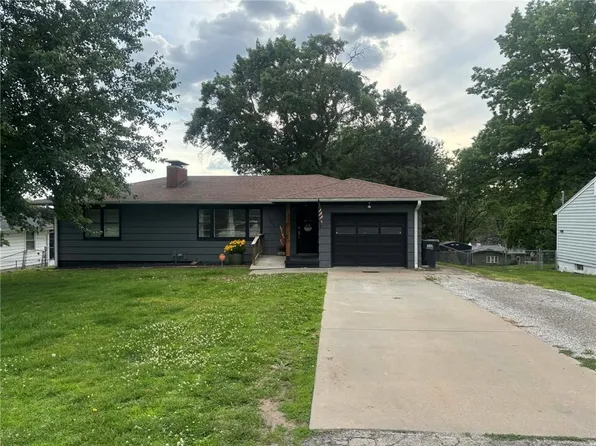 1922 S 39th St, Saint Joseph, MO 64507