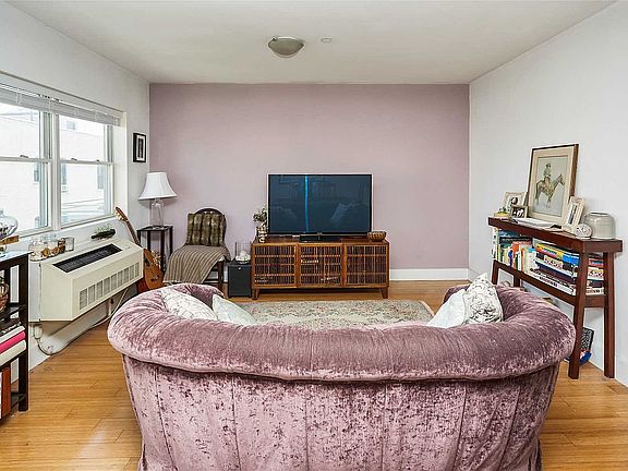 5th image of 25-89 37th St Unit 4A