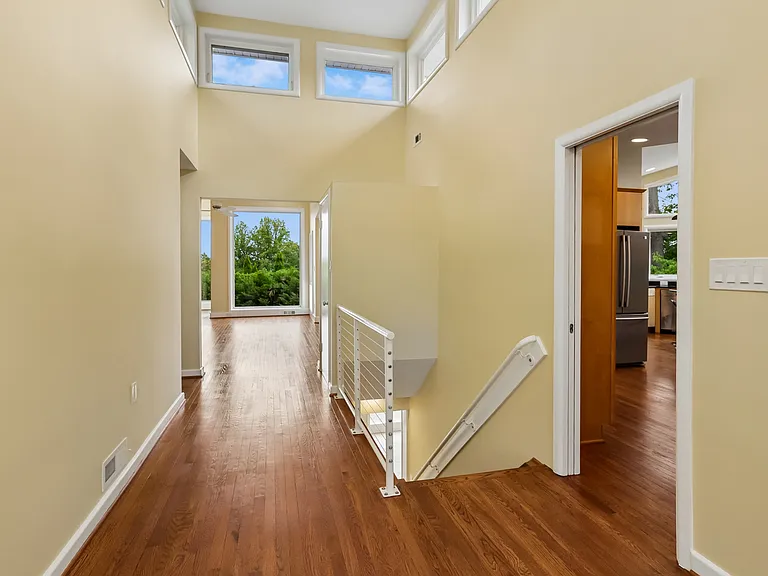 3301 Shirley Ln — Photo 11