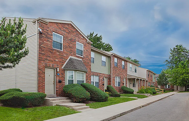 Squire Village Apartments — Photo 1