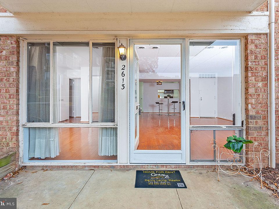 1st image of 2613 Indian Dr #104