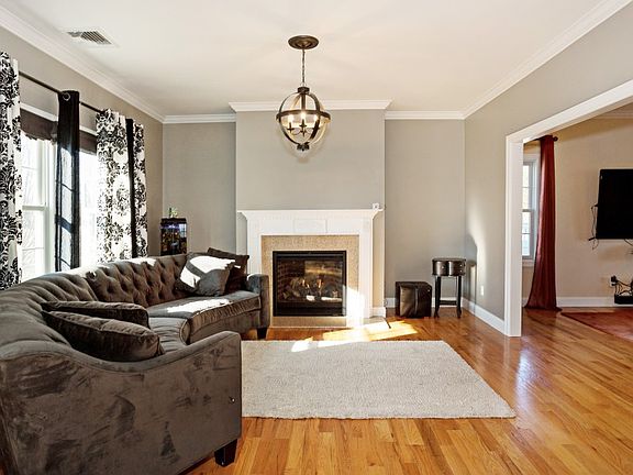 2nd image of 6 Lillian Ln