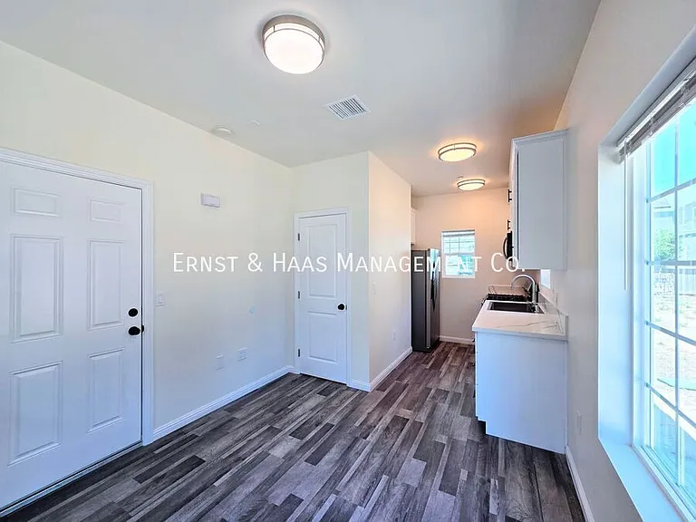 4165A Country Club Dr — Photo 4
