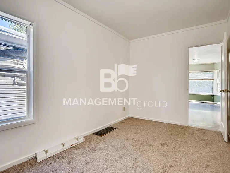 653 SW Sherman St — Photo 13