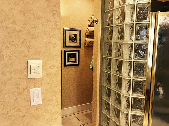         Master Hiding Toilet