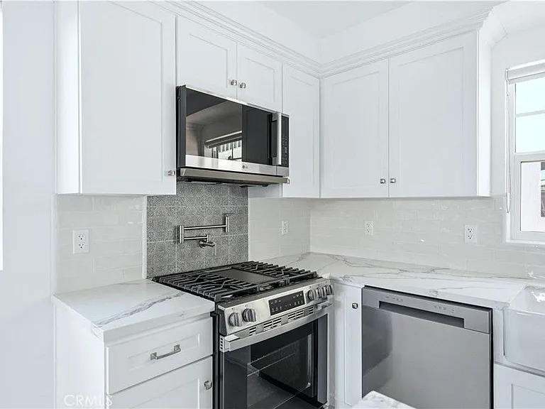 10538 La Reina Ave #4 — Photo 50