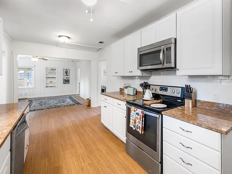 5057 Walker St — Photo 14
