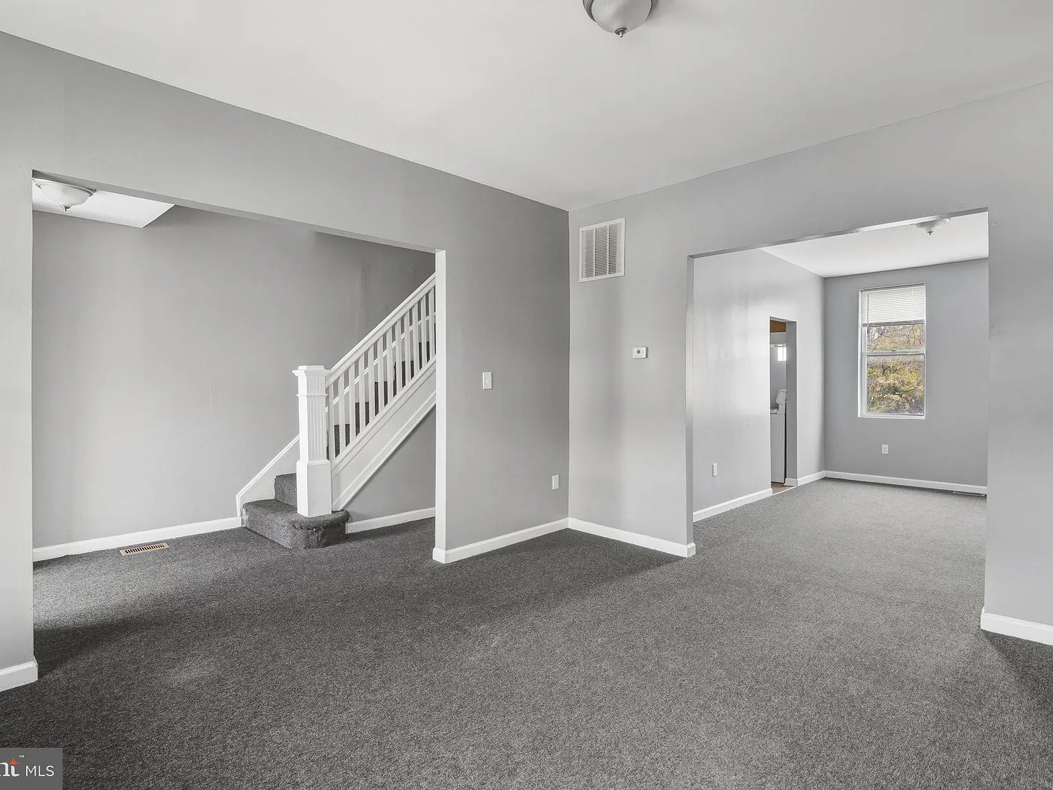 3 bed, 1.0 bath, 1240 sqft, $1,500 — Photo 1