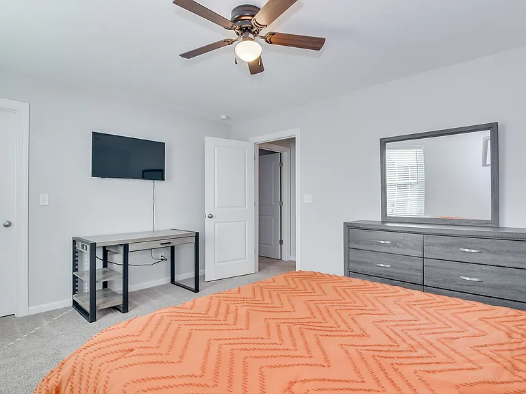 Bedroom 2 - Upper level