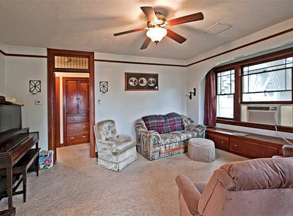 3rd image of 117 SE 6th St