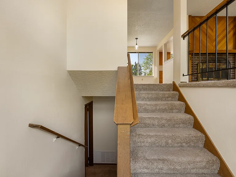 8818 NE 144th St — Photo 3