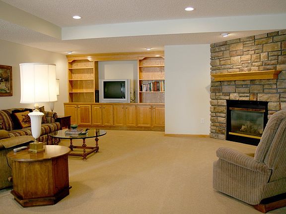 Great Family Room with Fireplace & Built-ins