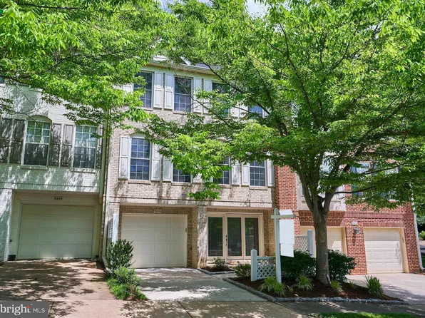 9402 Colonade Dr, Vienna, VA 22181
