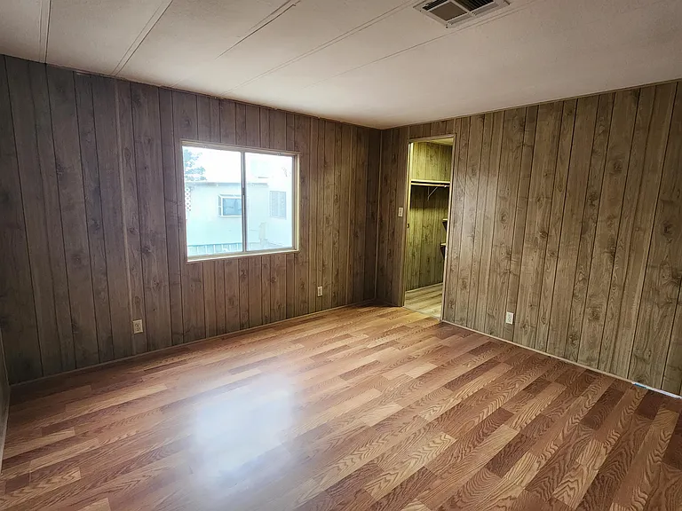 1111 W Hardy Ln #B — Photo 23