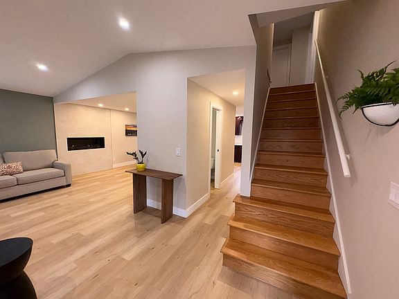 4th image of 5565 S Lansing Ct