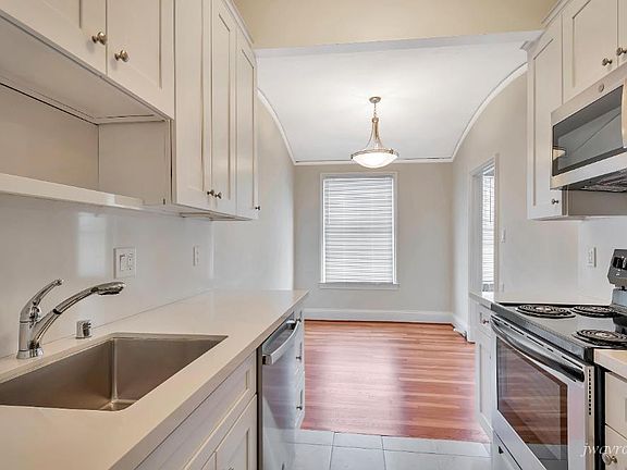 3rd image of 2201 Pacific Ave #303D