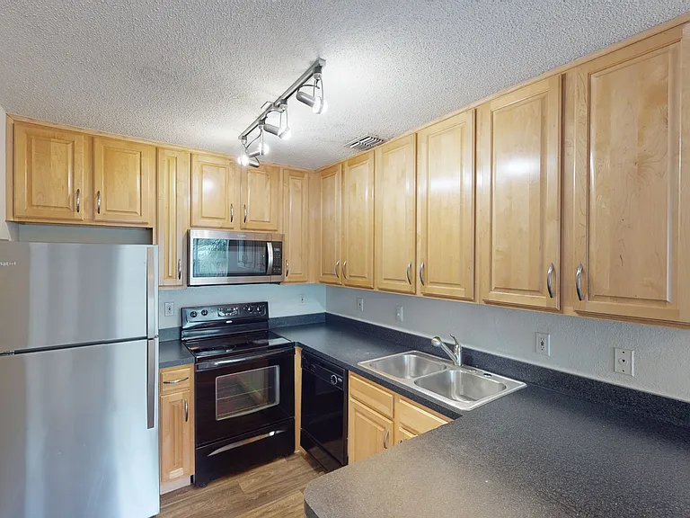 Altamira Place Apartment Homes — Photo 48